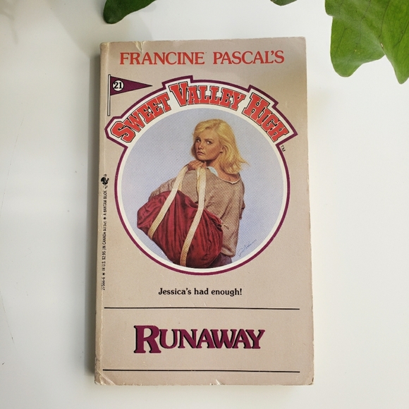 Sweet Valley High Runaway Book Paperback #21 - Picture 1 of 4